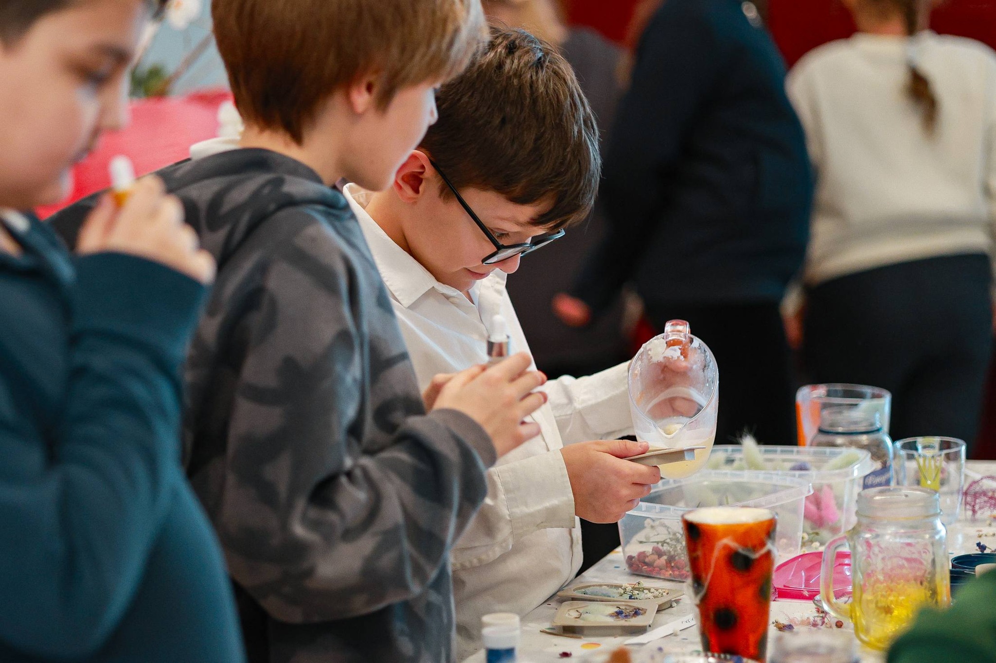 Ученики вторых и третьих классов подготовили мамам подарки к 8 марта - флорентийские саше